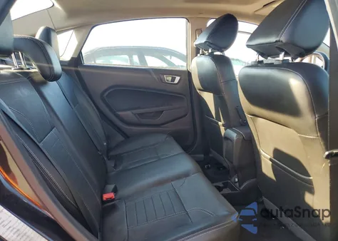 2015 Ford Fiesta Titanium z USA, uszkodzony, nr VIN 3FADP4CJ9FM211802